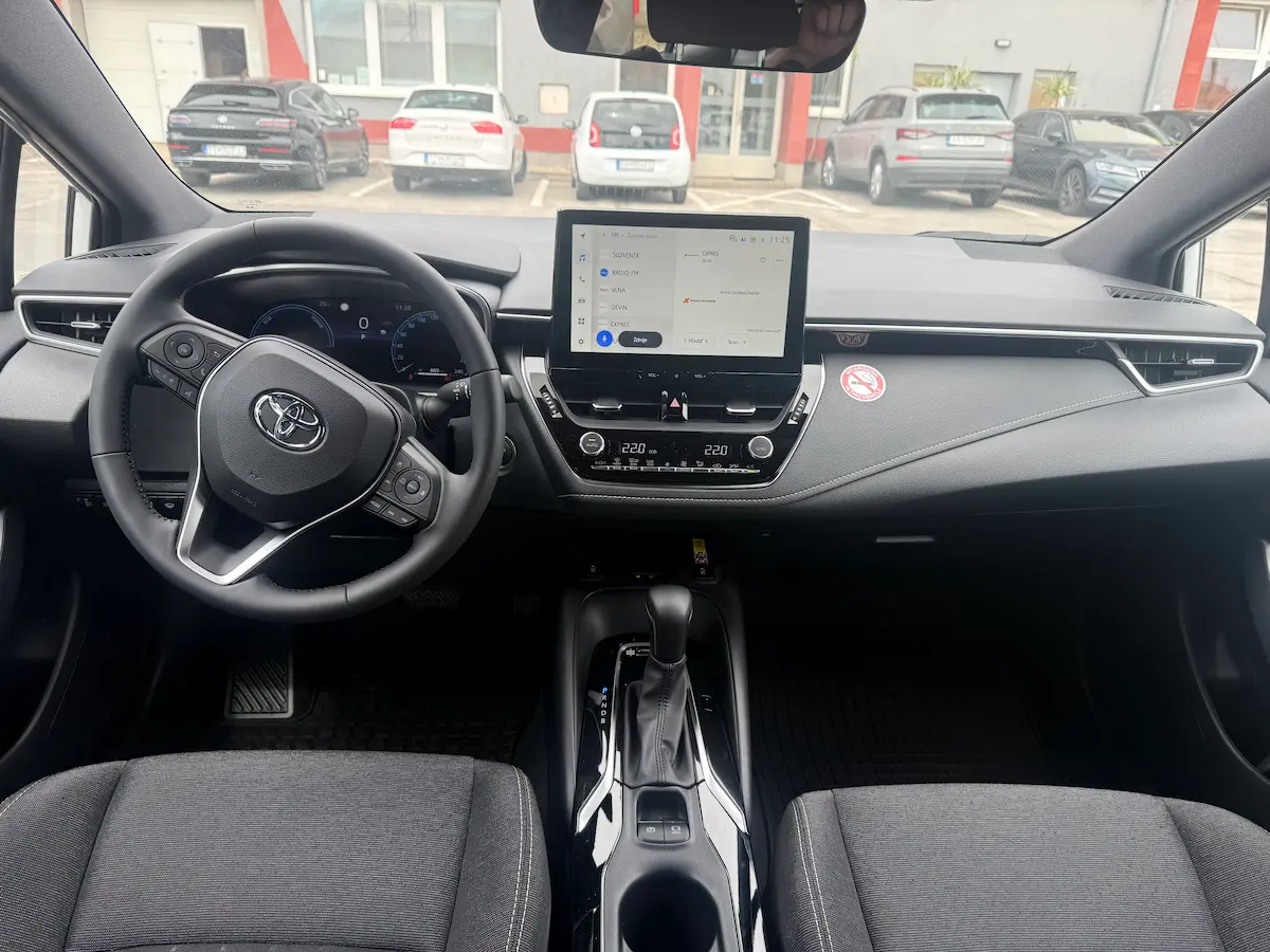 Toyota Corolla Combi Hybrid – fotka 4