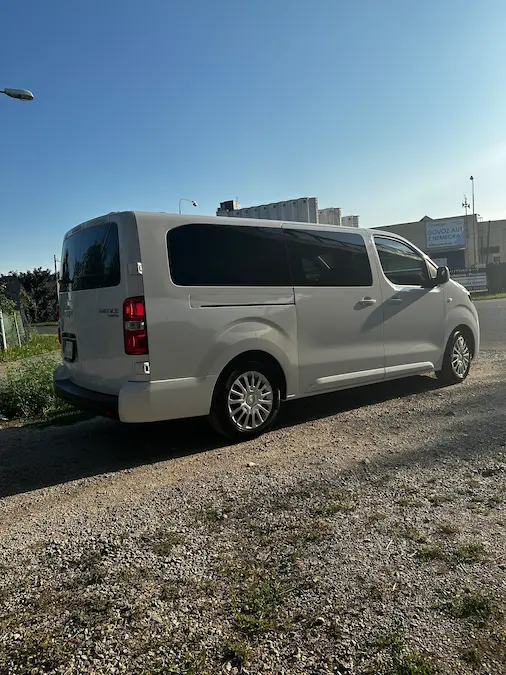 Toyota Proace Verso 8-miestna – prenájom v Trnave – fotka 2