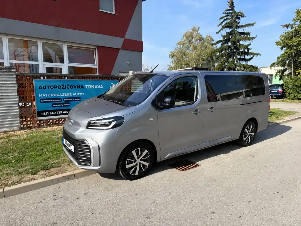 Toyota Proace Verso 9-miestna – prenájom v Trnave – fotka 2