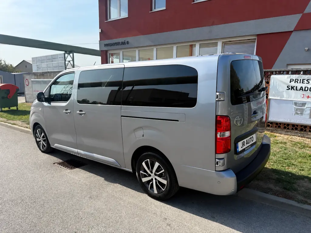 Toyota Proace Verso 9-miestna – prenájom v Trnave – fotka 3