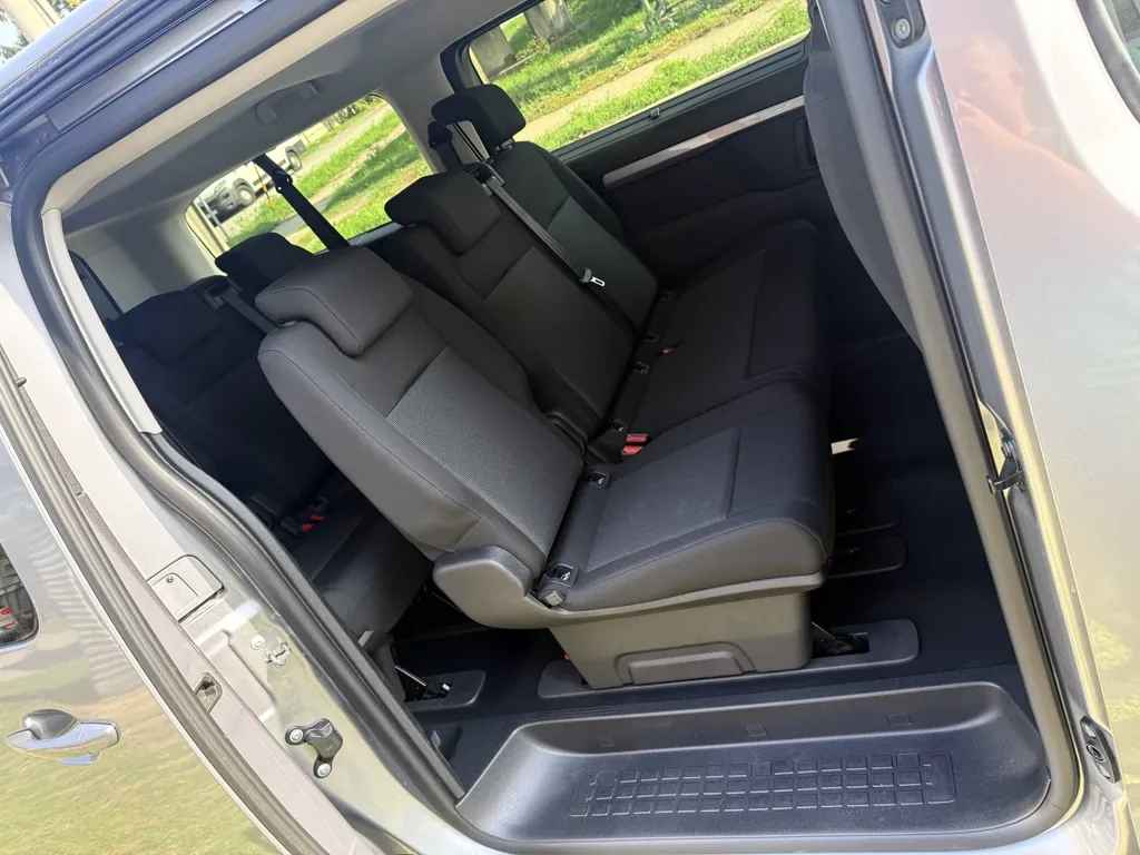 Toyota Proace Verso 9-miestna – prenájom v Trnave – fotka 6