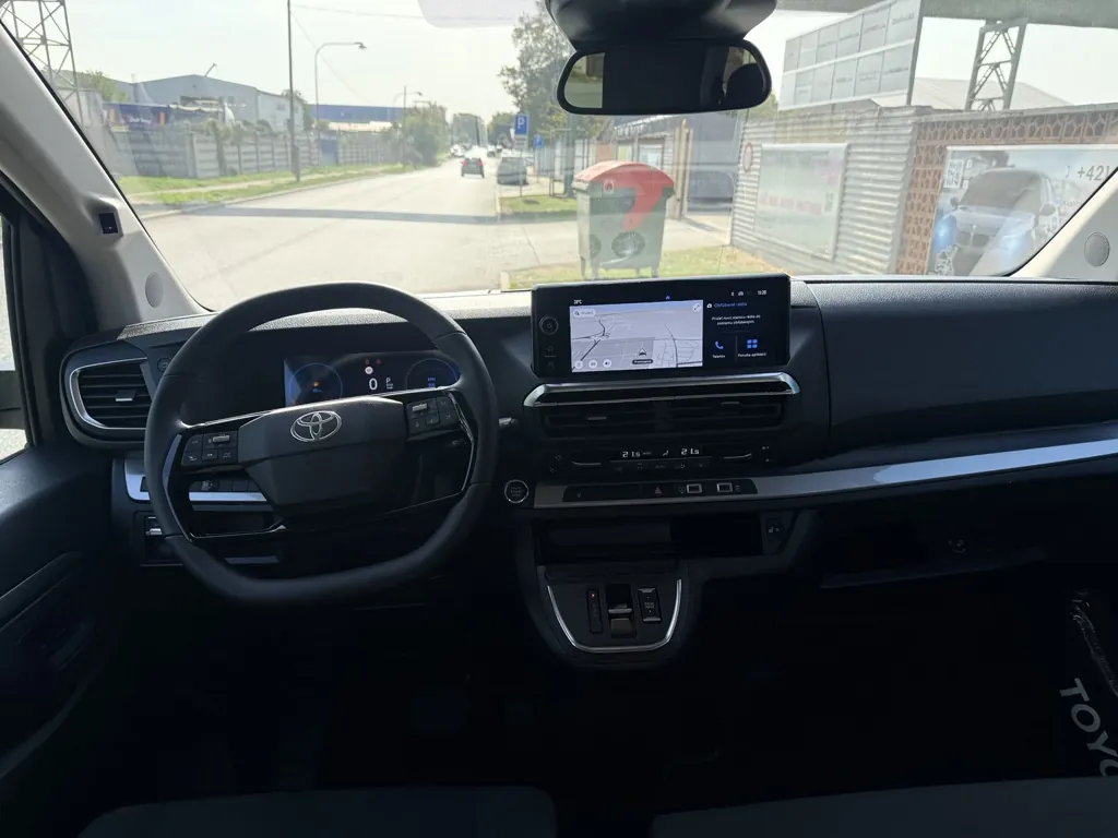 Toyota Proace Verso 9-miestna – prenájom v Trnave – fotka 8