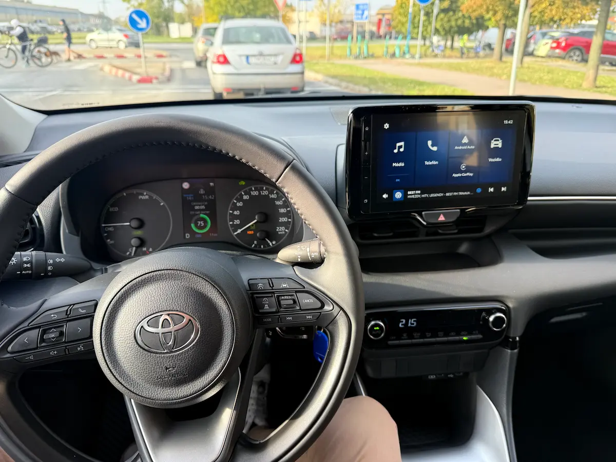 Toyota Yaris Hybrid – fotka 3